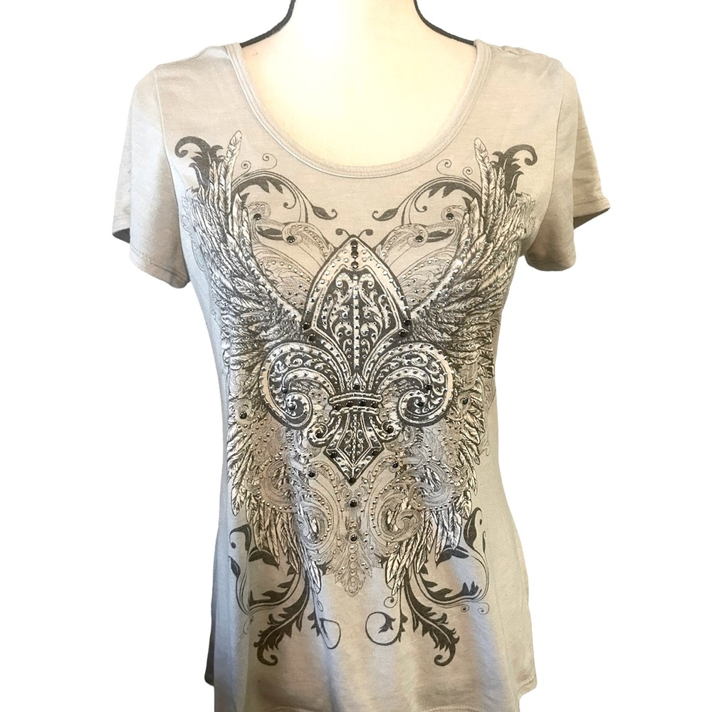 **SOLD** NWOT Embellished Angel wings with Fleur De Lis shirt